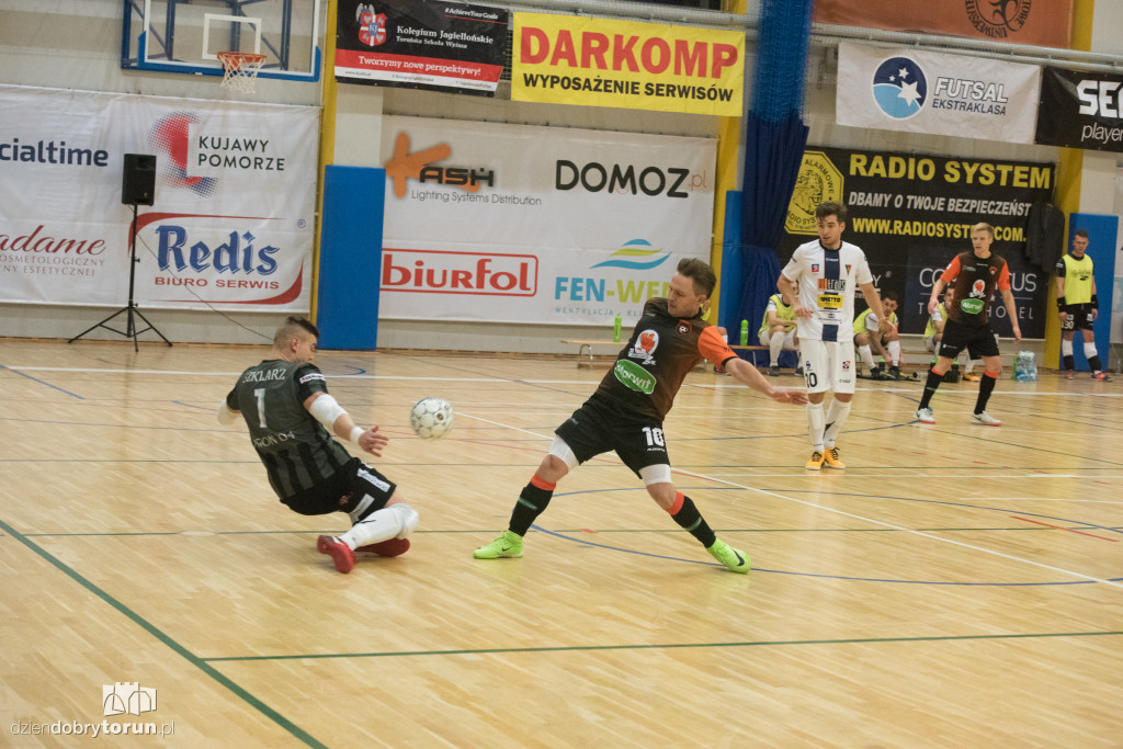 FC Toruń ogrywa Pogoń 04 Szczecin