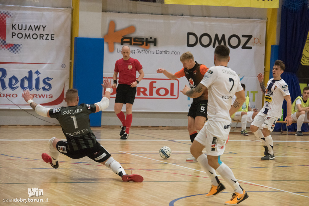 FC Toruń ogrywa Pogoń 04 Szczecin