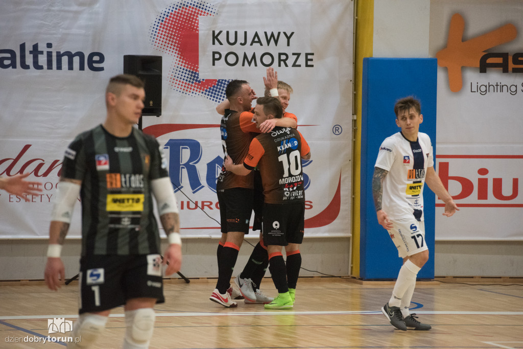 FC Toruń ogrywa Pogoń 04 Szczecin