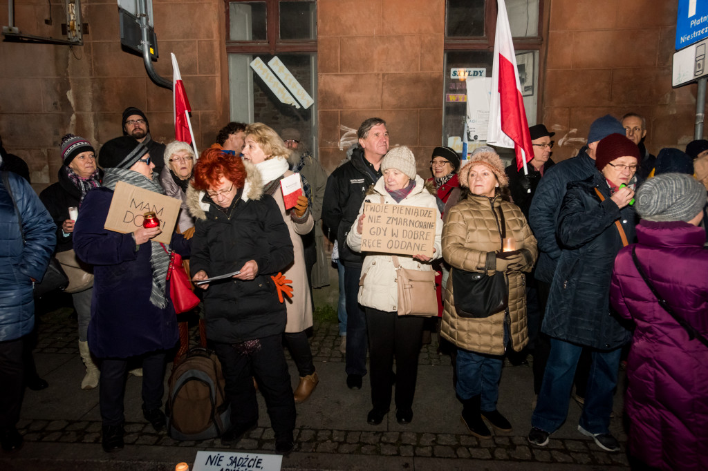 KOD znów protestował pod sądem