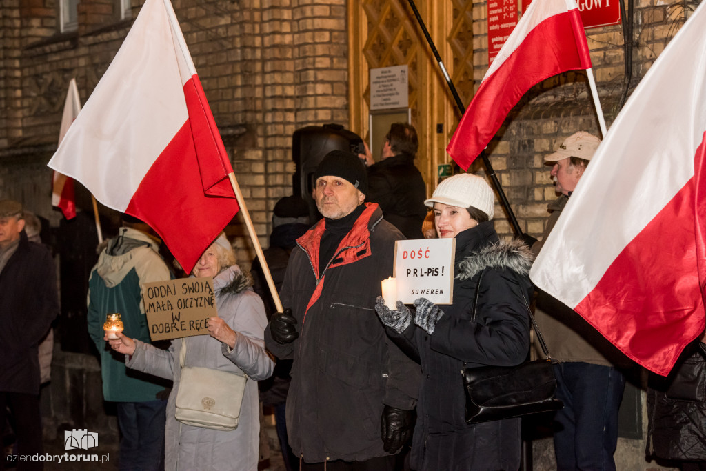 KOD znów protestował pod sądem