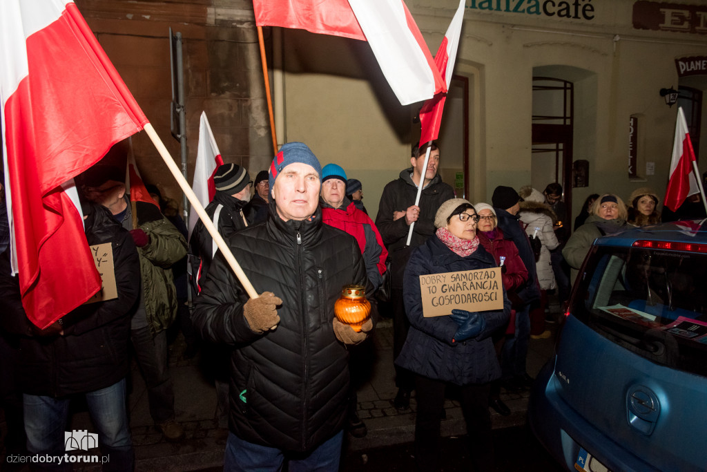 KOD znów protestował pod sądem