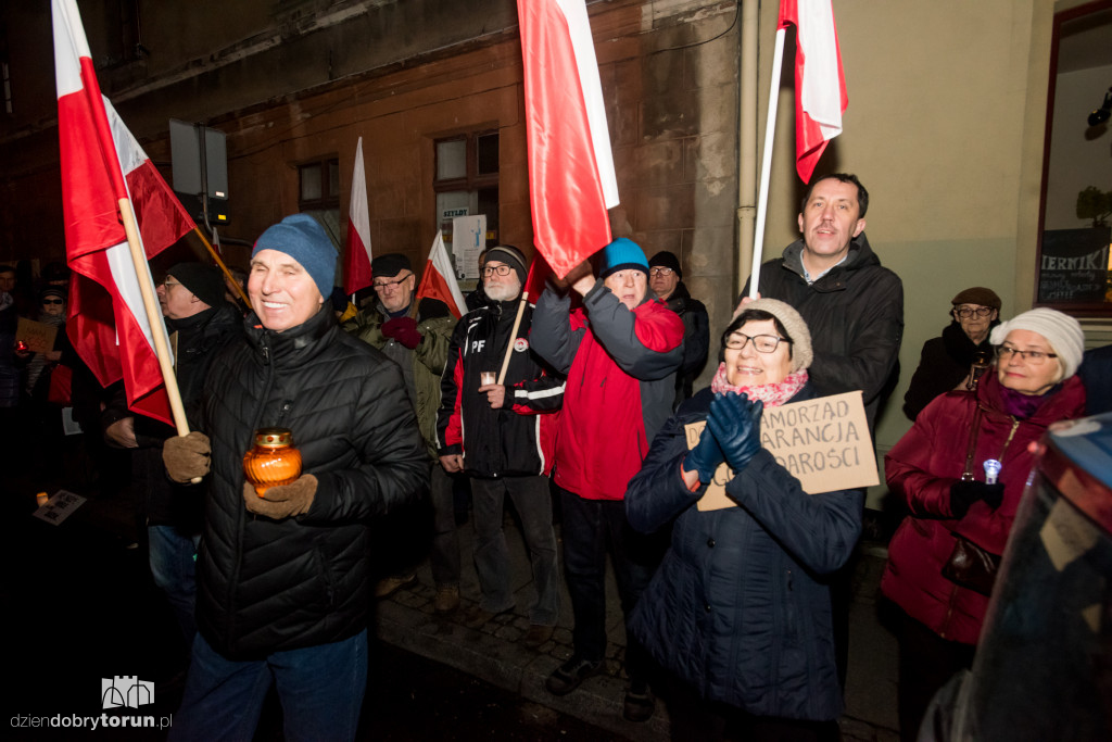 KOD znów protestował pod sądem