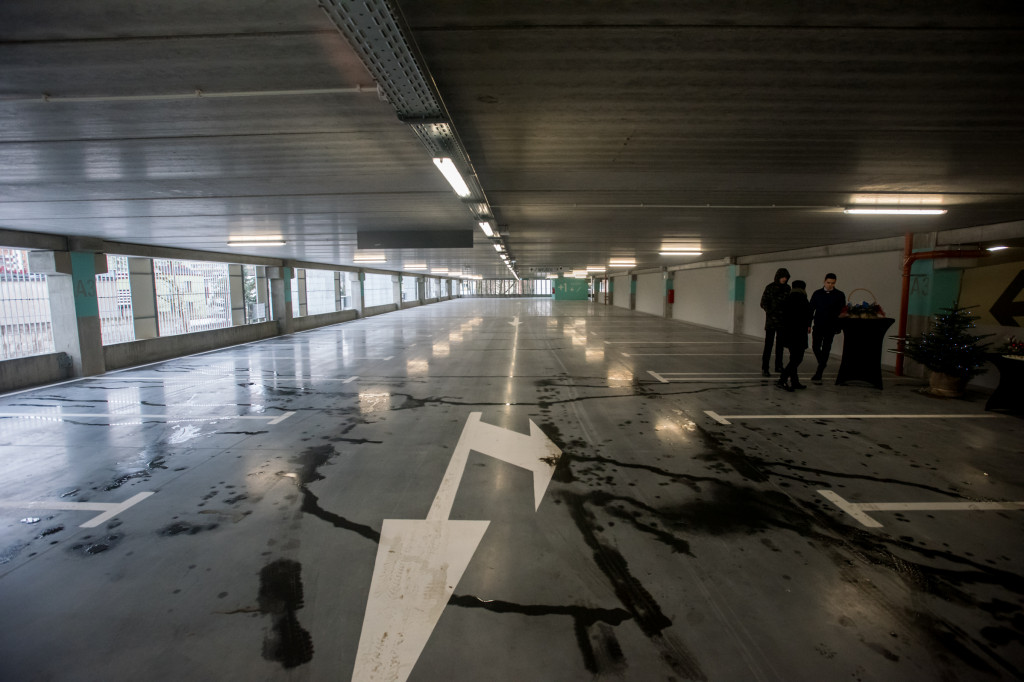 Otwarto parking przy szpitalu na Bielanach