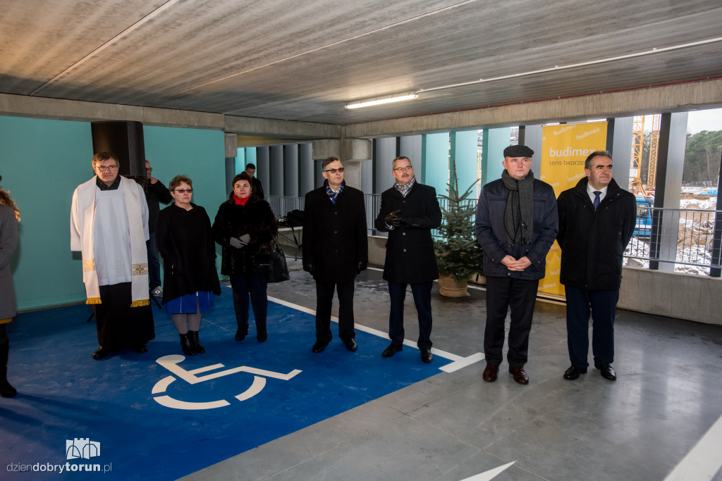 Otwarto parking przy szpitalu na Bielanach