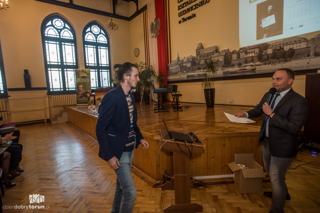 Wyjątkowy kalendarz dla Nadziei