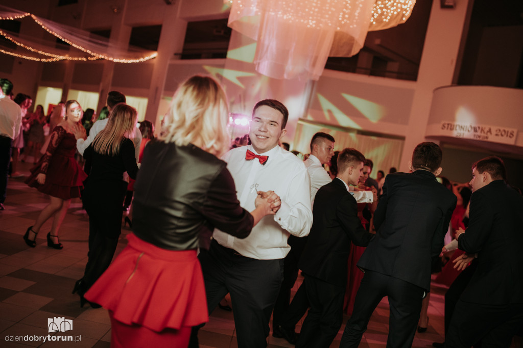Studniówkowy bal ZST w Toruniu