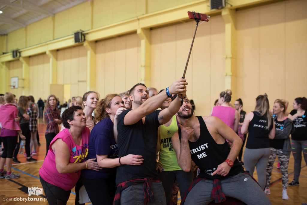 Maraton zumby w toruńskim Olimpijczyku