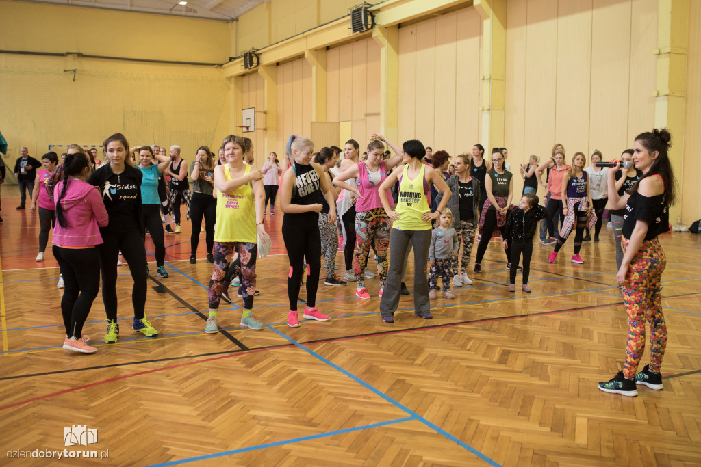 Maraton zumby w toruńskim Olimpijczyku