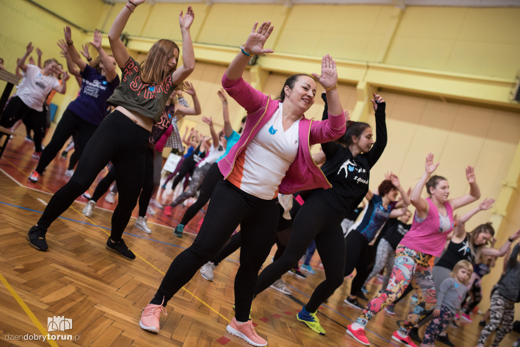 Maraton zumby w toruńskim Olimpijczyku