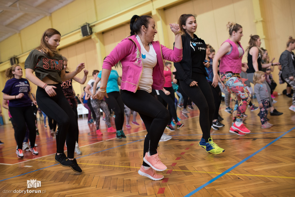 Maraton zumby w toruńskim Olimpijczyku