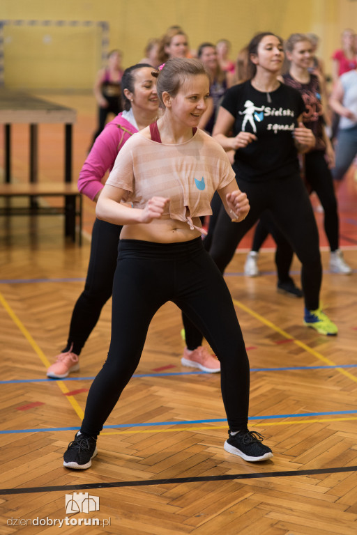 Maraton zumby w toruńskim Olimpijczyku