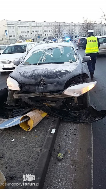 Wjechał w wysepkę przy ul. Gagarina