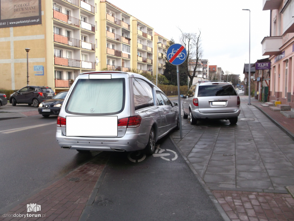 Mistrzowie parkowania znów w akcji