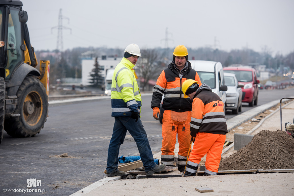 32 tony wjechały na nowy wiadukt