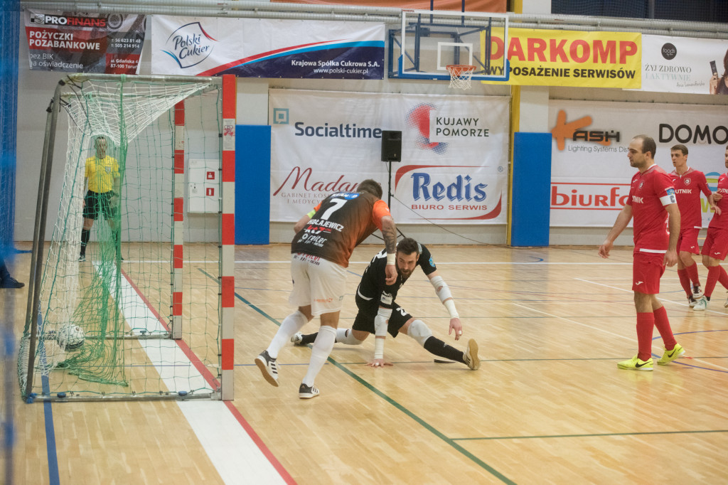 FC Toruń pokonuje Red Dragons Pniewy