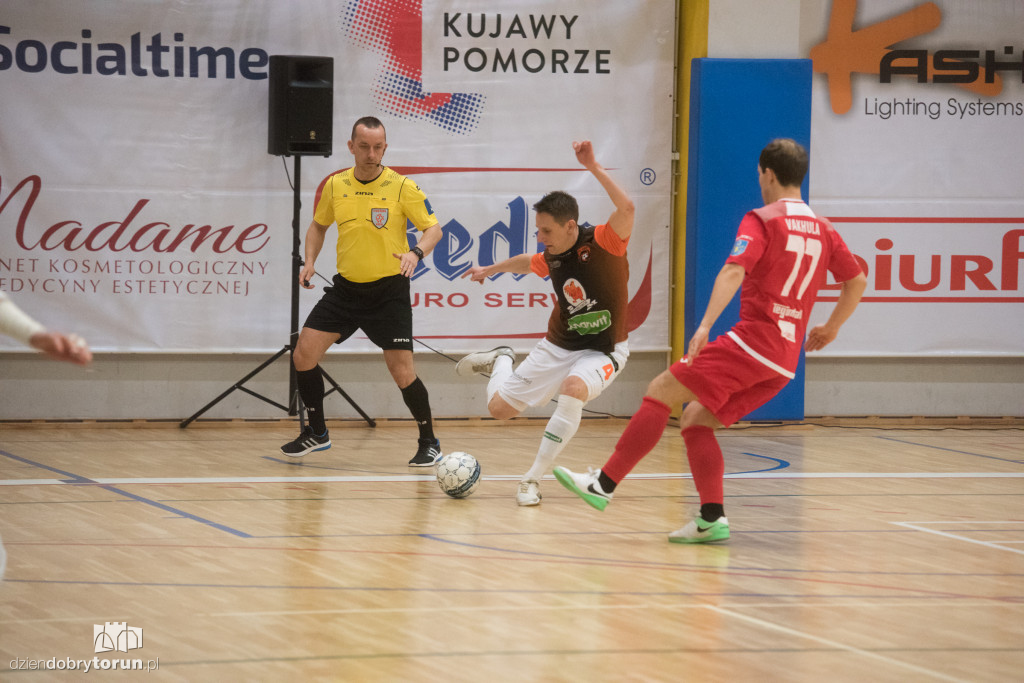 FC Toruń pokonuje Red Dragons Pniewy