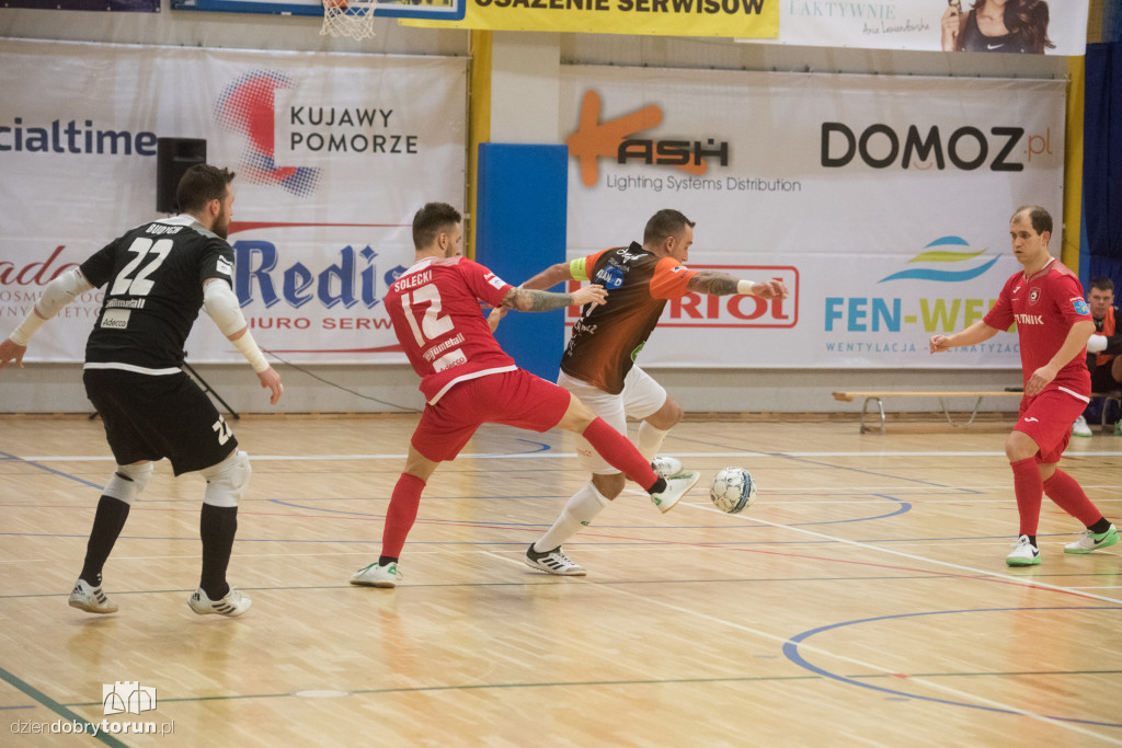 FC Toruń pokonuje Red Dragons Pniewy