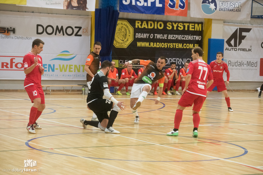 FC Toruń pokonuje Red Dragons Pniewy