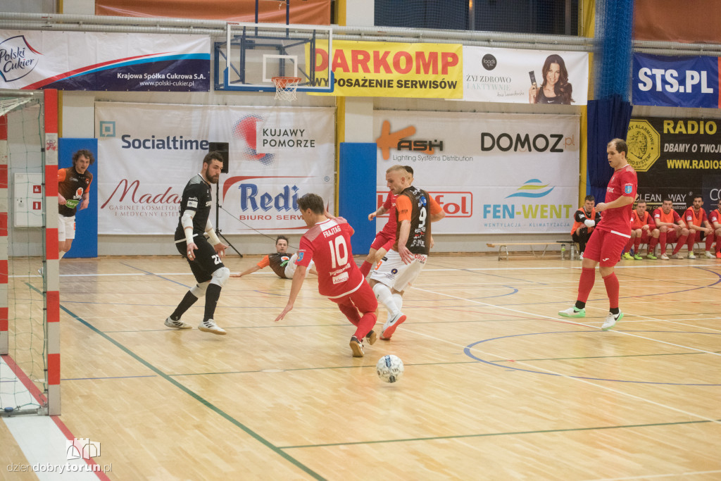 FC Toruń pokonuje Red Dragons Pniewy