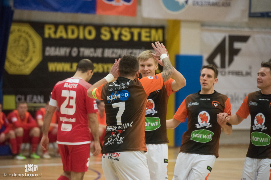 FC Toruń pokonuje Red Dragons Pniewy