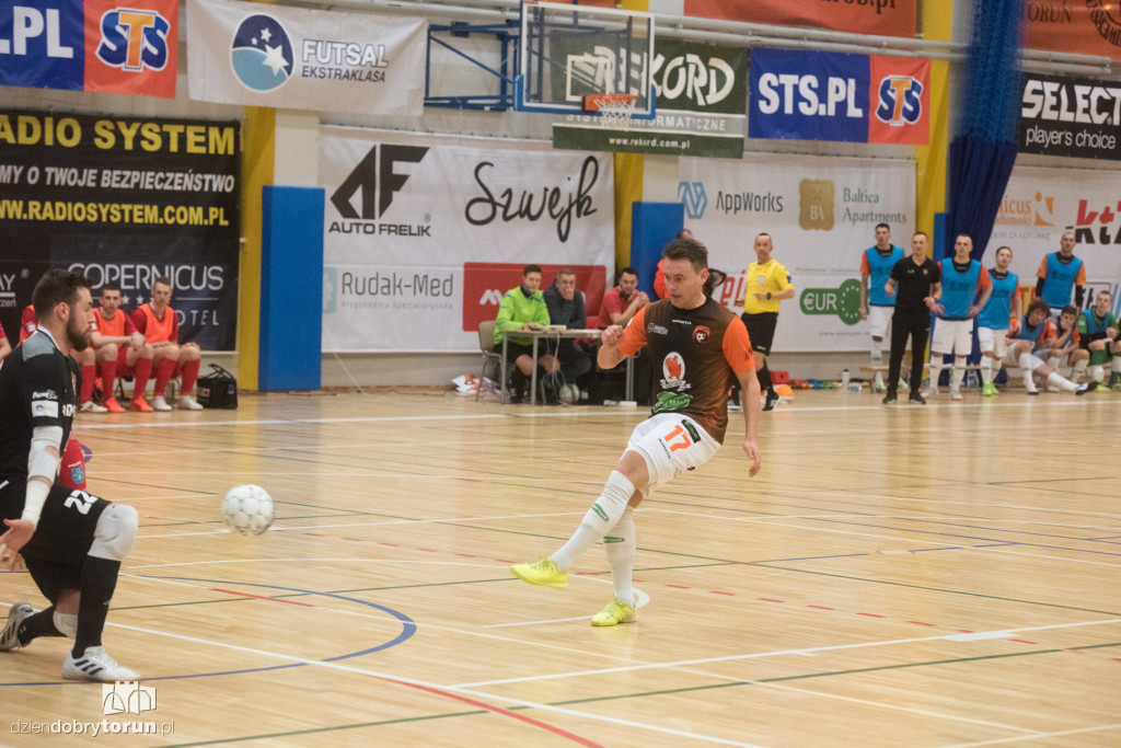 FC Toruń pokonuje Red Dragons Pniewy