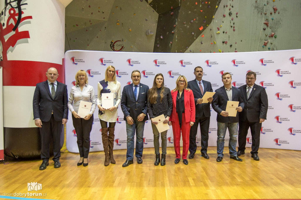 Marszałek nagrodził sportowców