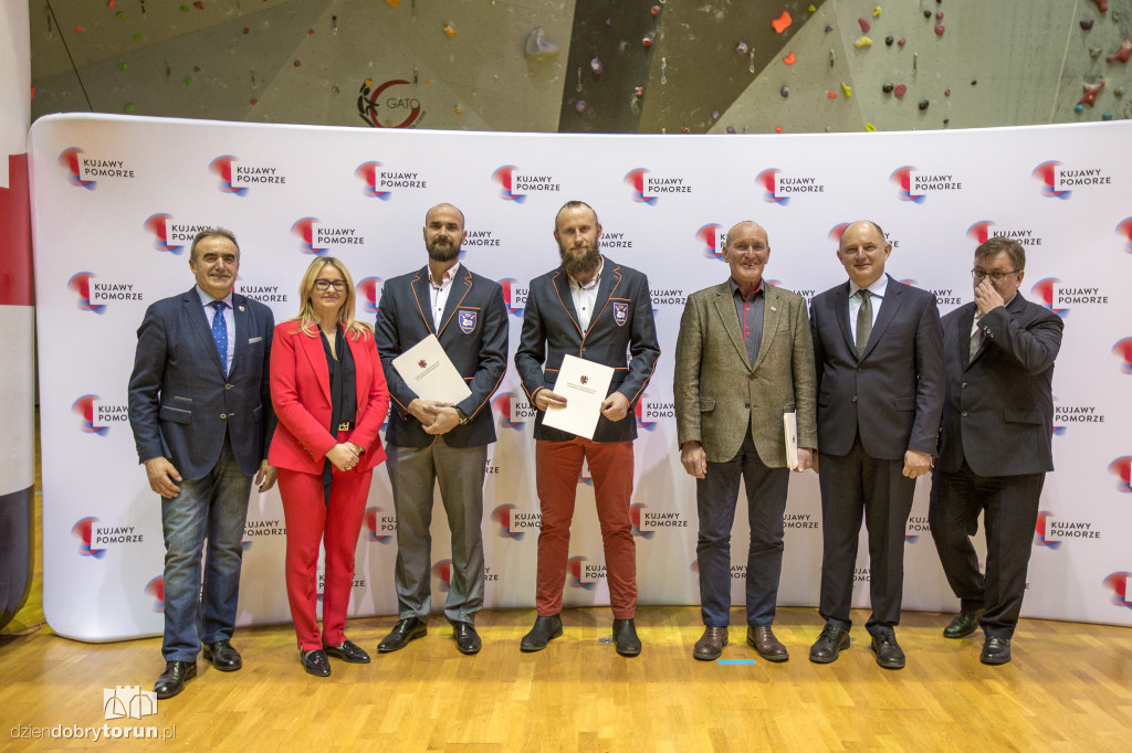Marszałek nagrodził sportowców