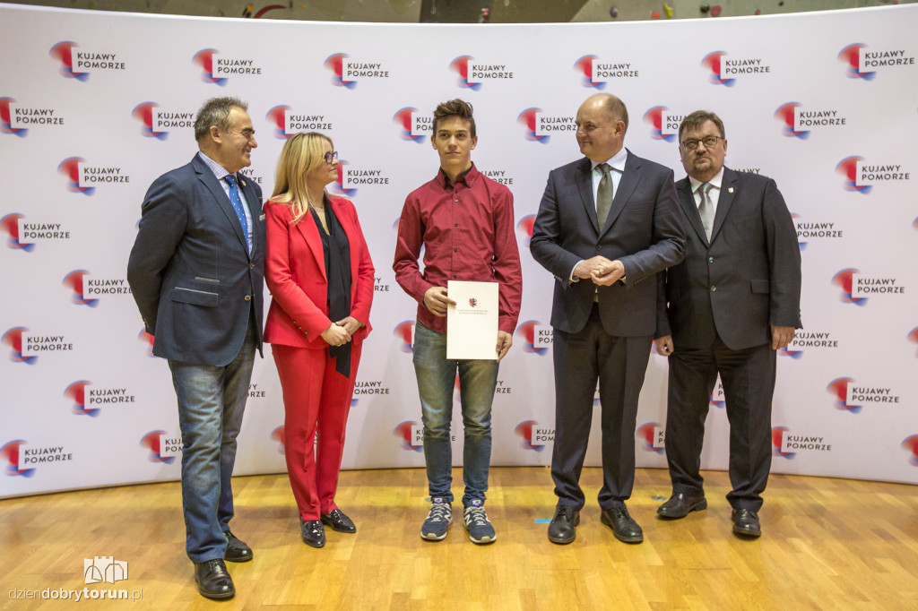 Marszałek nagrodził sportowców