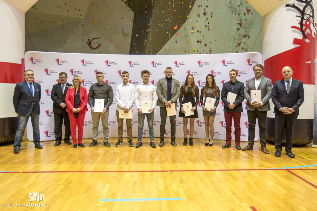 Marszałek nagrodził sportowców