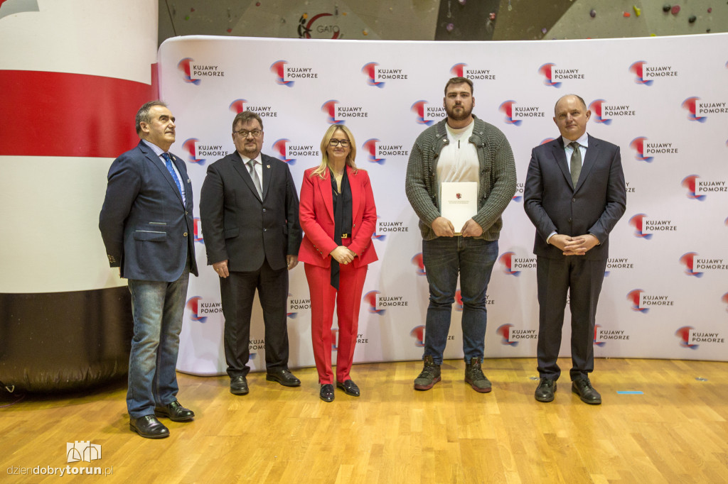Marszałek nagrodził sportowców