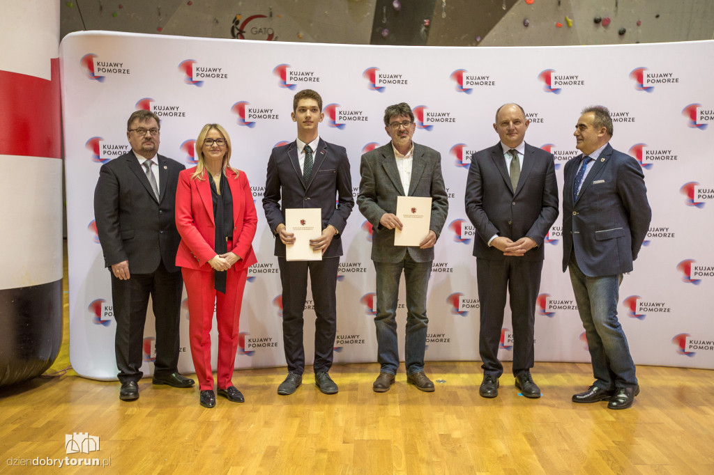 Marszałek nagrodził sportowców