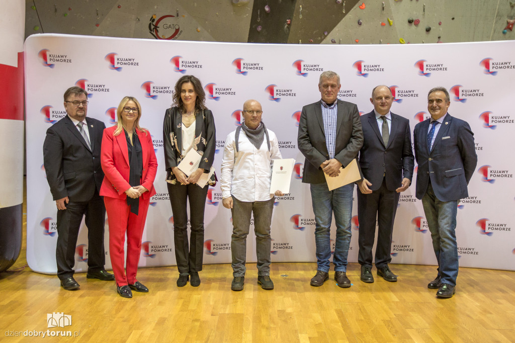 Marszałek nagrodził sportowców