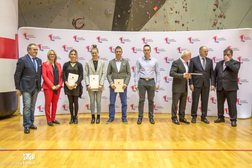 Marszałek nagrodził sportowców