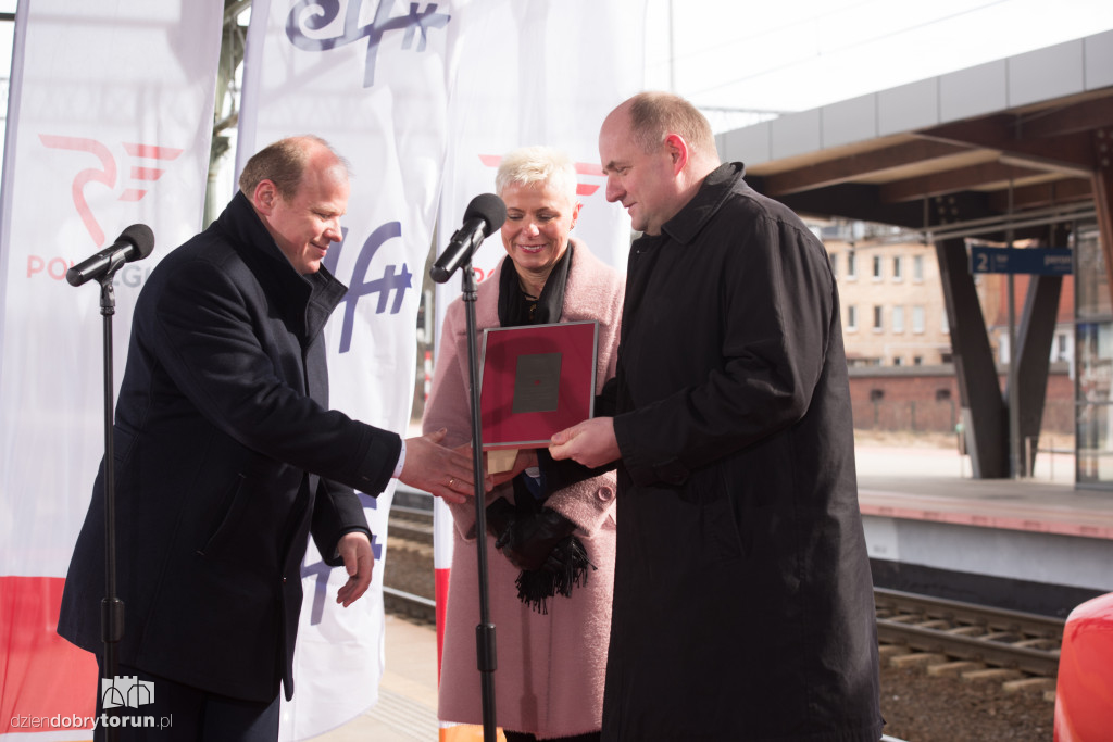 Nowe pociągi kursują przez Toruń