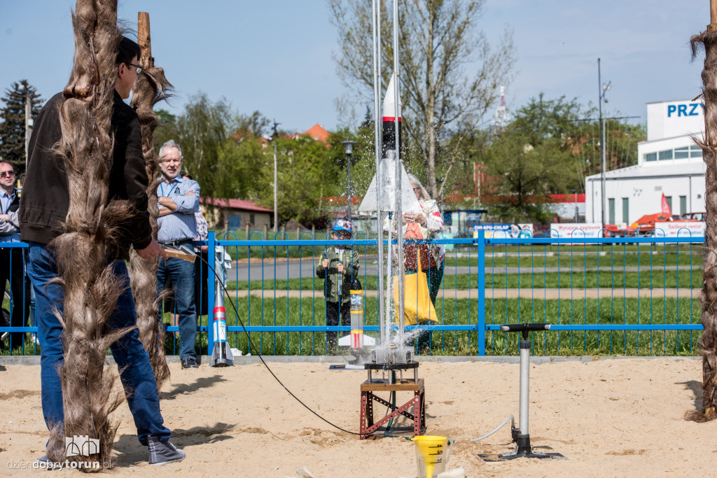 Bez rakiet nie ma festiwalu nauki i sztuki
