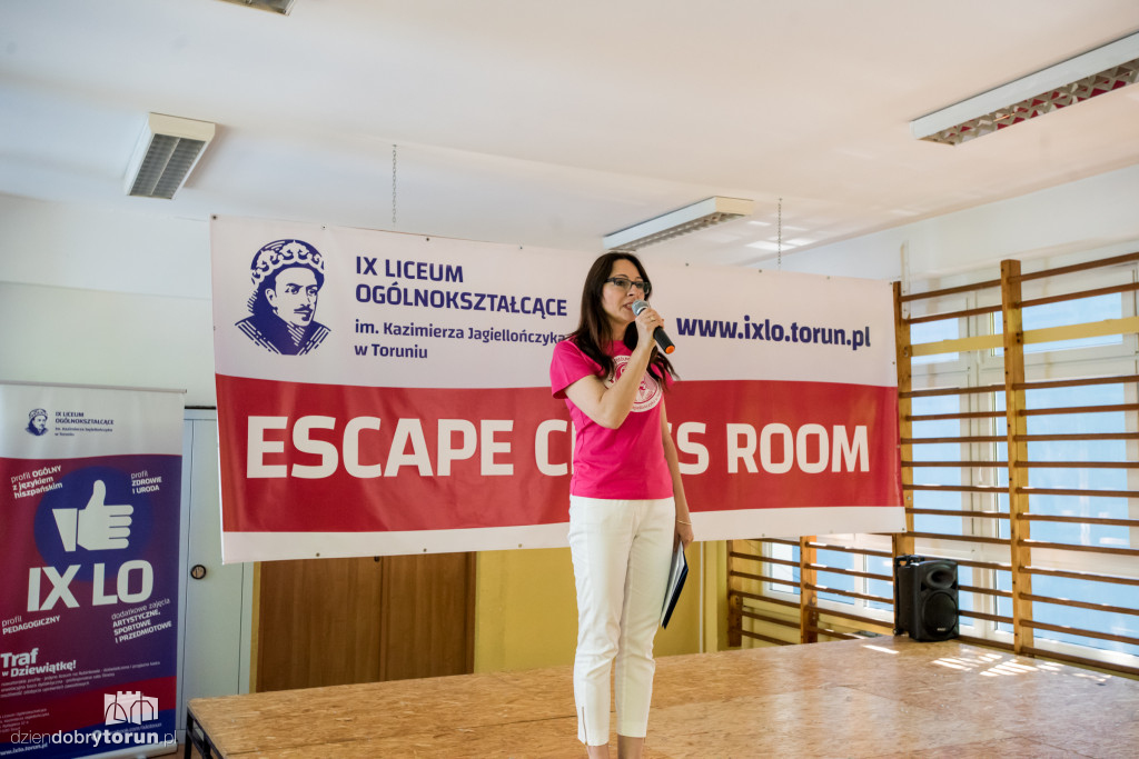 Escape Class Room w IX LO