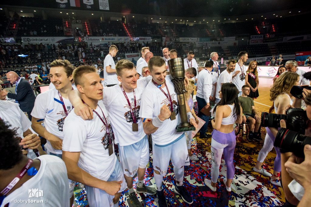 Brąz dla Twardych Pierników