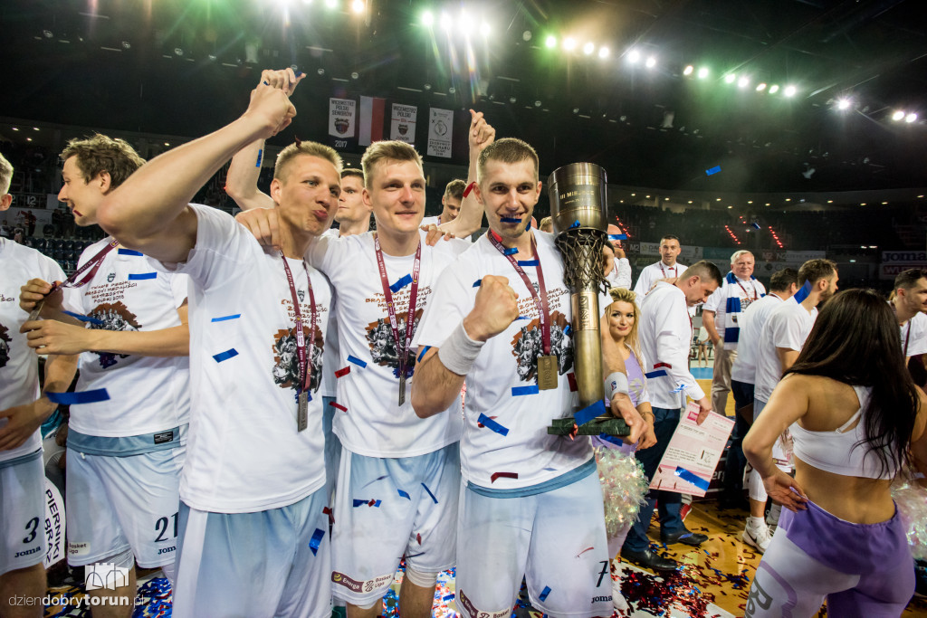 Brąz dla Twardych Pierników