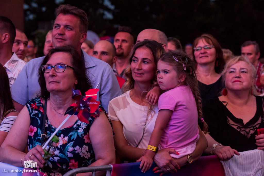 Pod Wspólnym Niebiem - koncert gwiazd