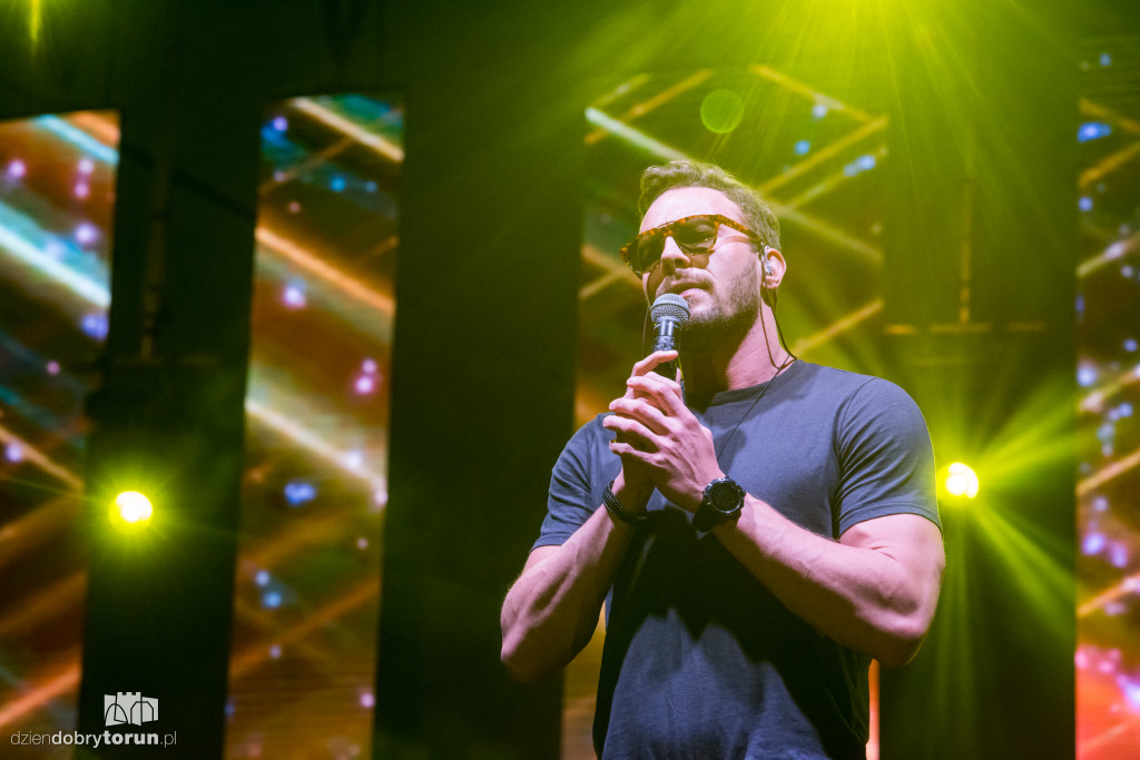 Pod Wspólnym Niebiem - koncert gwiazd