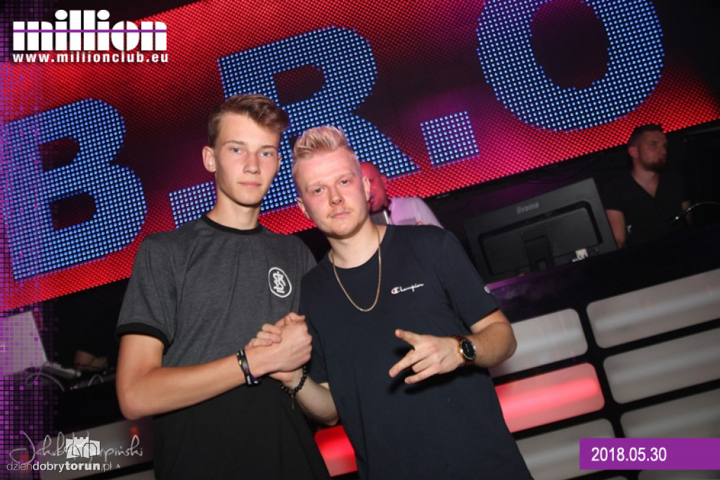Sobotnia impreza w klubie Milion