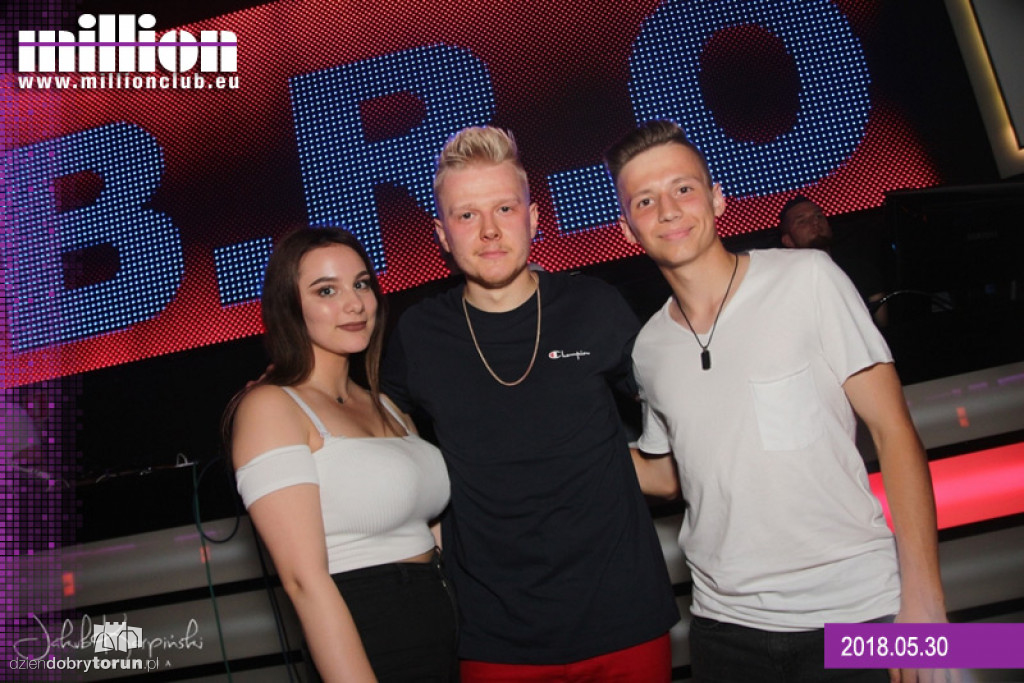 Sobotnia impreza w klubie Milion