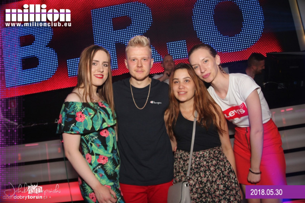 Sobotnia impreza w klubie Milion