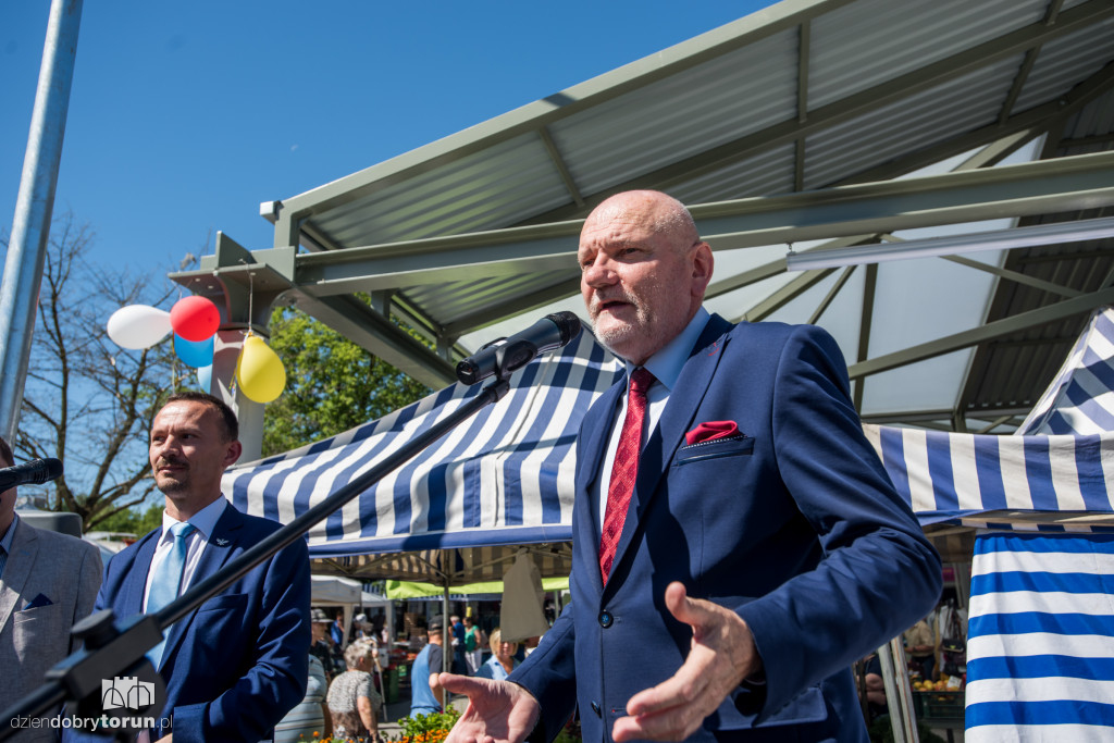 Zadaszenie nad zieleniakiem otwarte