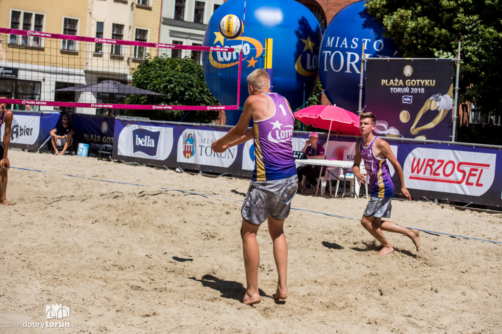 Już trwa święto siatkówki plażowej