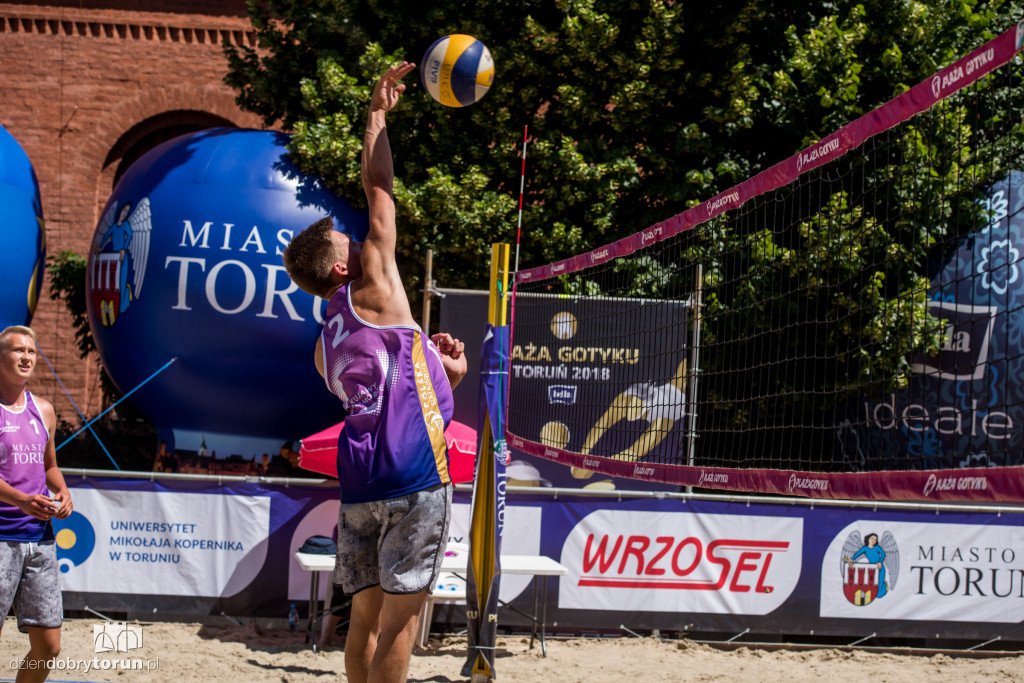Już trwa święto siatkówki plażowej