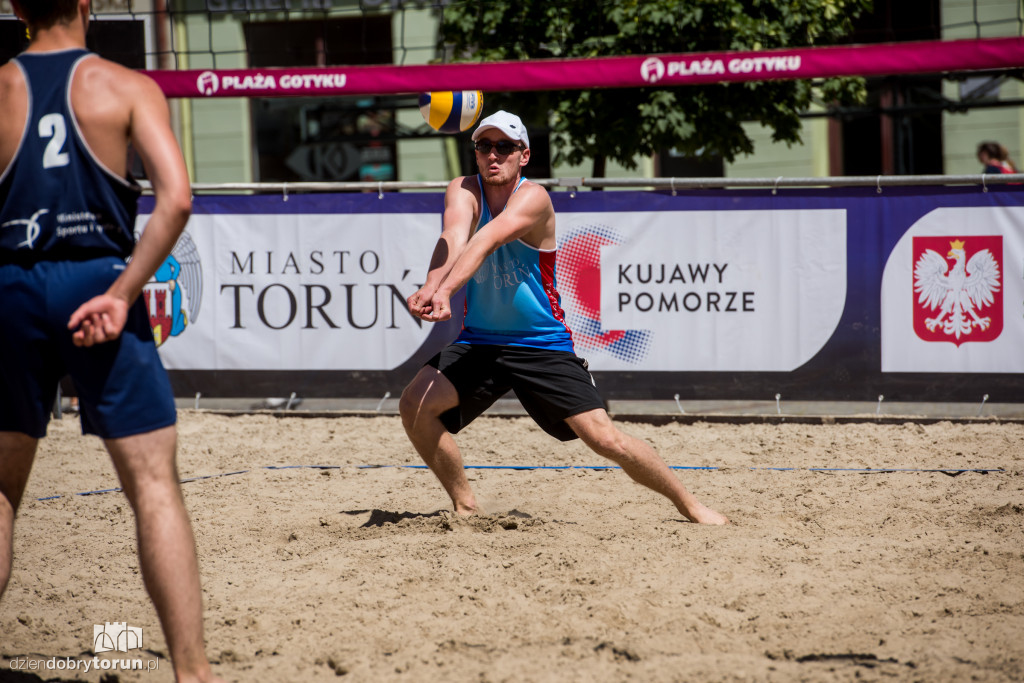 Już trwa święto siatkówki plażowej