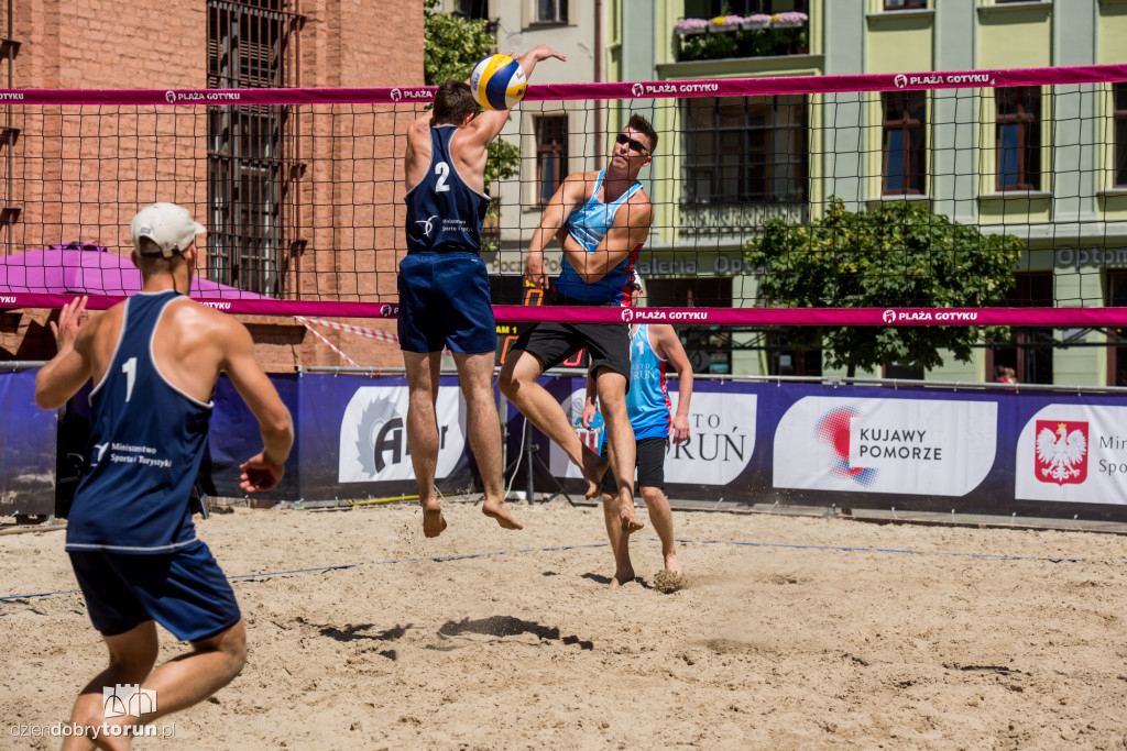 Już trwa święto siatkówki plażowej
