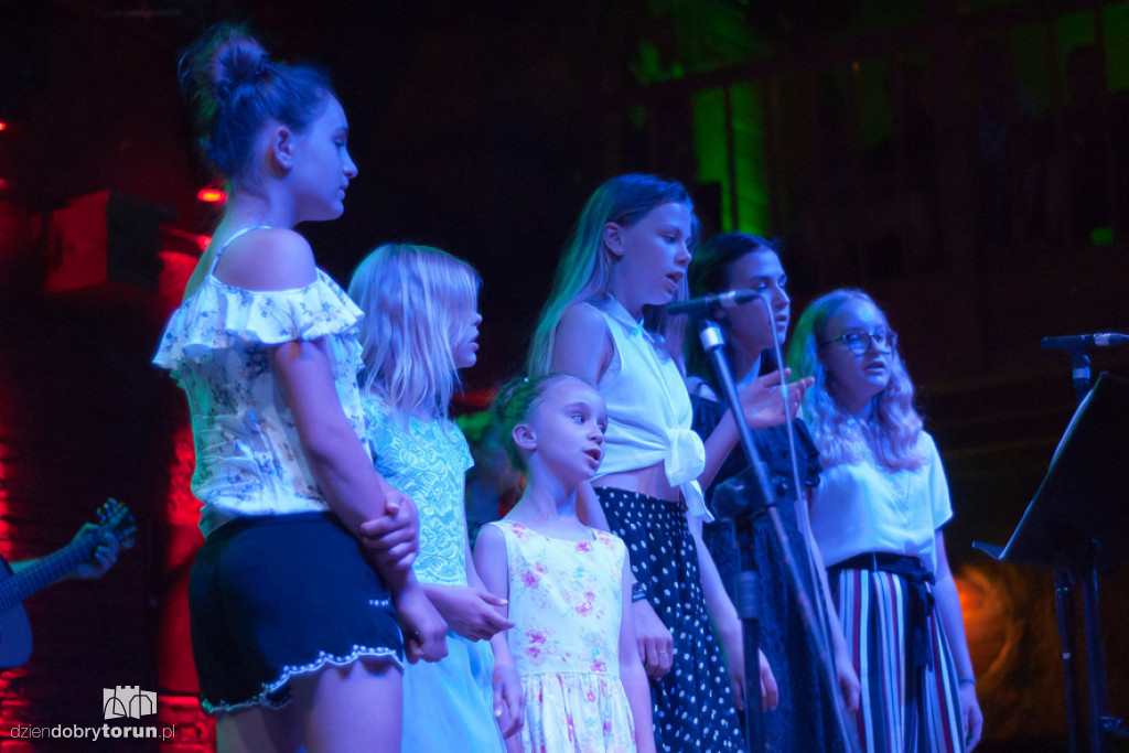 Zakończenie roku w szkole New Art